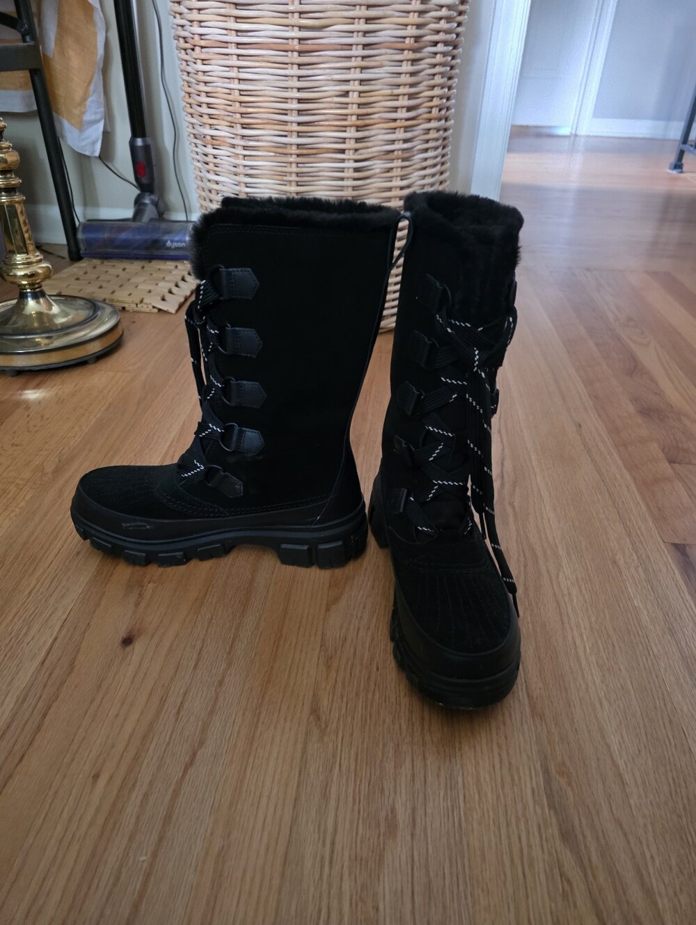 Women's Sorely Black Insulated Winter Lace-Up Boots - Picture 2 of 6